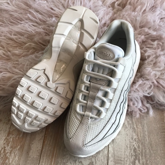 NWTNike Air Max 95 Premium! - Picture 7 of 7